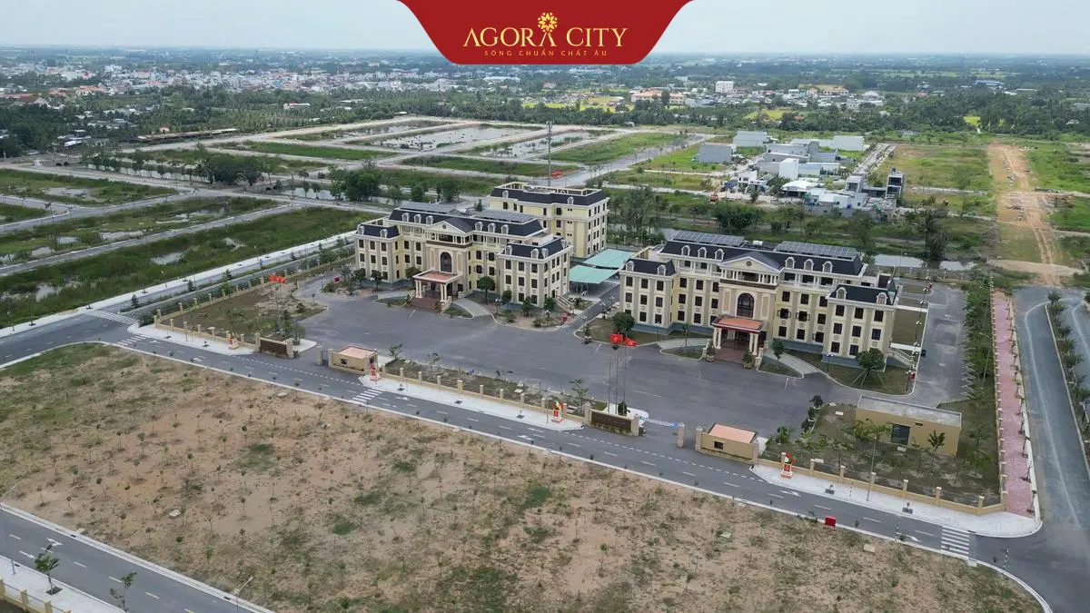 Agora City ôm trọn Trung tâm hành chính Thủ Thừa mang đến đặc quyền "một bước chân, ngàn tiện ích" chỉ cách vài bước chân.